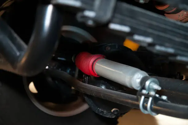 لقد غيرت البطانات... فلماذا القرقعة؟ 5 أخطاء في التثبيت تقريبًا